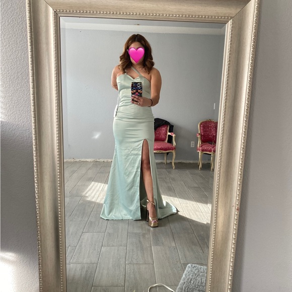 New bridesmaid dress - Picture 3 of 4